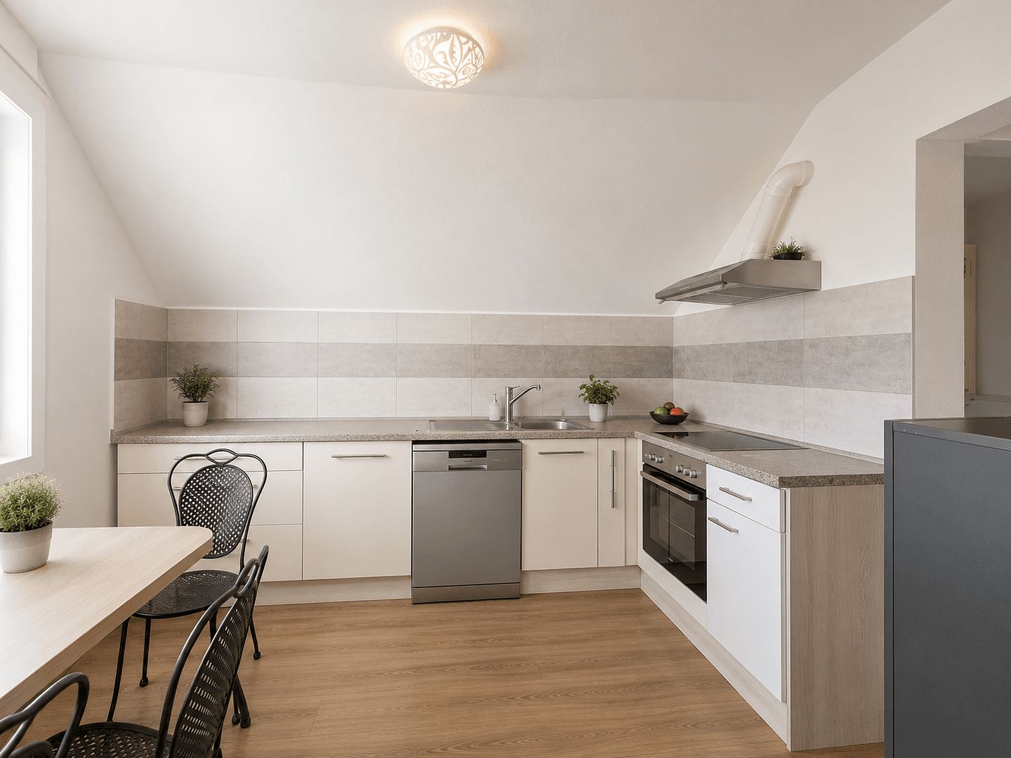 Prenájom bytu 5-izbový 122 m², Bahnhofstraße 14, Dußlingen, Bádensko-Wurttembersko Prenájom bytu 5-izbový 122 m², Bahnhofstraße 14, Dußlingen, Bádensko-Wurttembersko