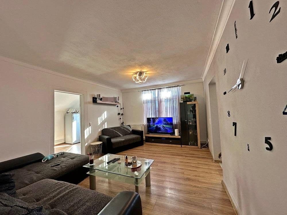 Prenájom bytu 5-izbový 122 m², Bahnhofstraße 14, Dußlingen, Bádensko-Wurttembersko Prenájom bytu 5-izbový 122 m², Bahnhofstraße 14, Dußlingen, Bádensko-Wurttembersko