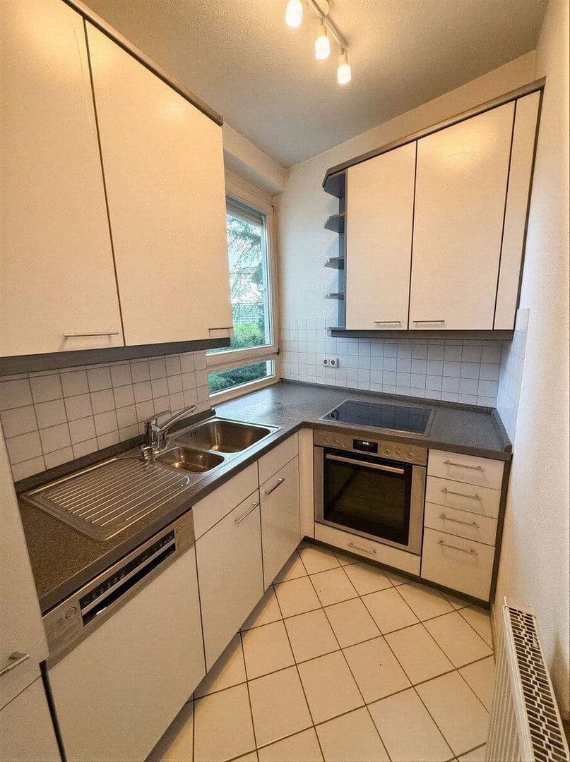 Prenájom bytu 2-izbový 60 m², Stuttgart, Bádensko-Wurttembersko Prenájom bytu 2-izbový 60 m², Stuttgart, Bádensko-Wurttembersko
