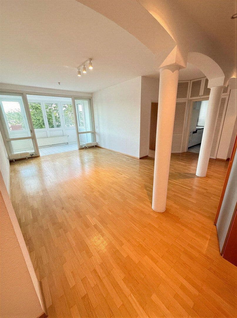 Prenájom bytu 2-izbový 60 m², Stuttgart, Bádensko-Wurttembersko Prenájom bytu 2-izbový 60 m², Stuttgart, Bádensko-Wurttembersko