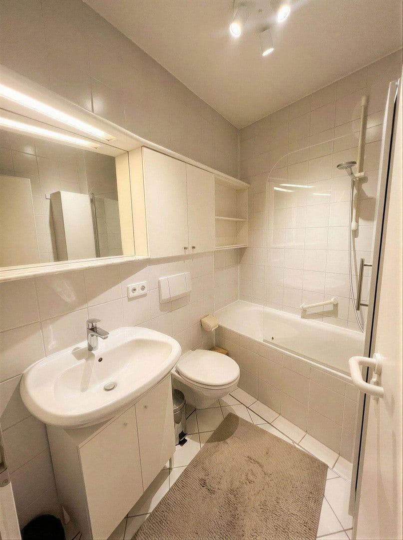 Prenájom bytu 2-izbový 60 m², Stuttgart, Bádensko-Wurttembersko Prenájom bytu 2-izbový 60 m², Stuttgart, Bádensko-Wurttembersko