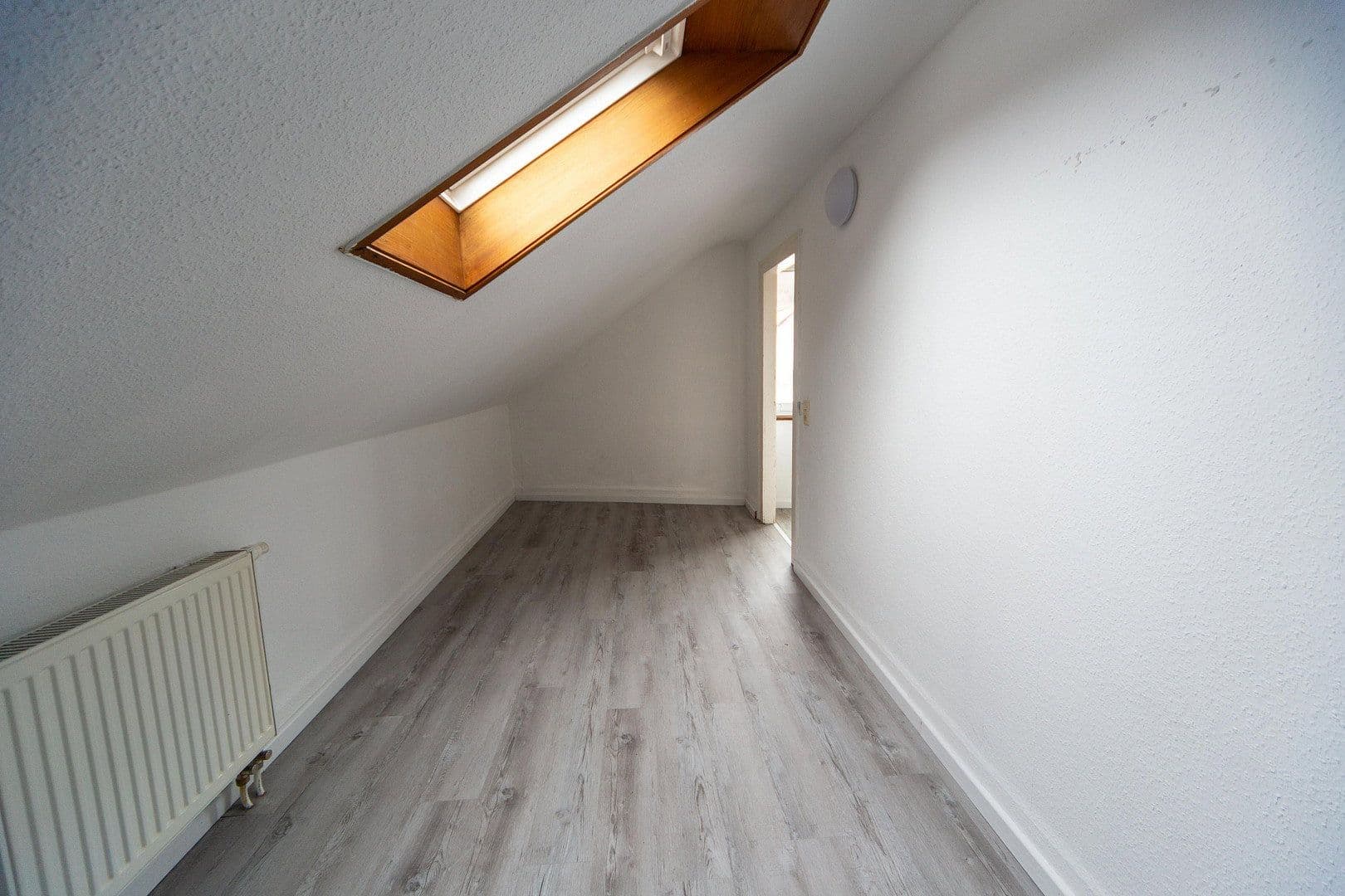 Prenájom bytu 5-izbový 106 m², Schillerstraße 8, Lichtenstein, Bádensko-Wurttembersko Prenájom bytu 5-izbový 106 m², Schillerstraße 8, Lichtenstein, Bádensko-Wurttembersko