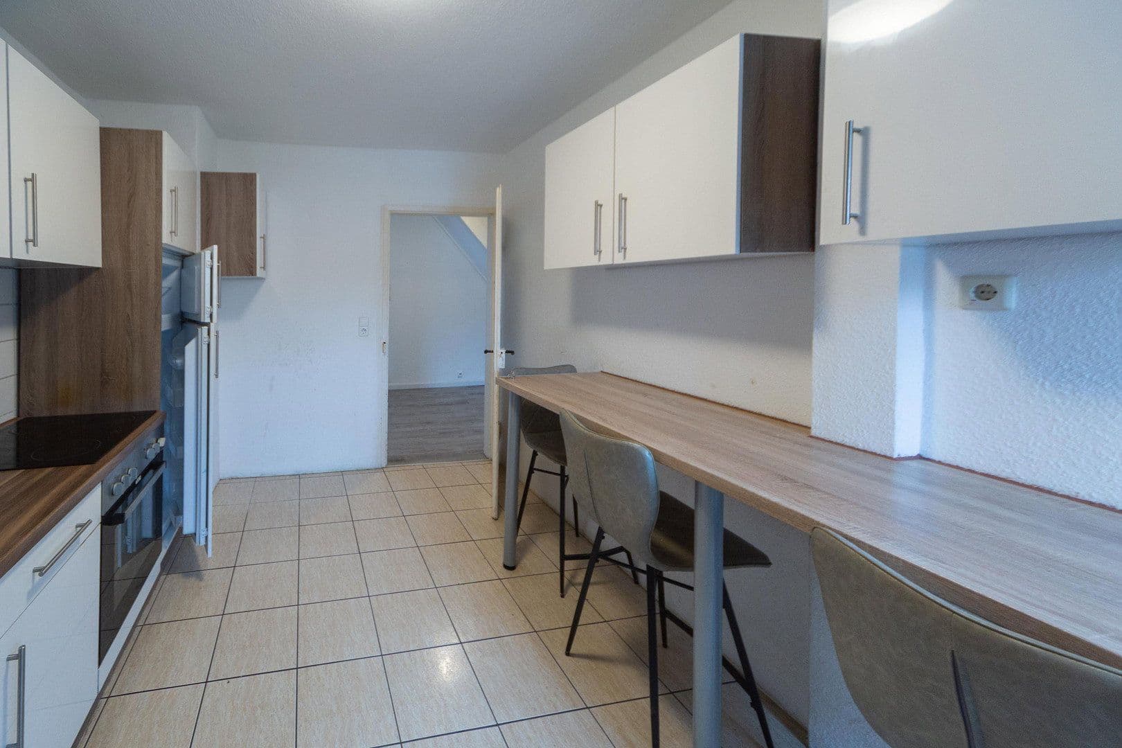 Prenájom bytu 5-izbový 106 m², Schillerstraße 8, Lichtenstein, Bádensko-Wurttembersko Prenájom bytu 5-izbový 106 m², Schillerstraße 8, Lichtenstein, Bádensko-Wurttembersko