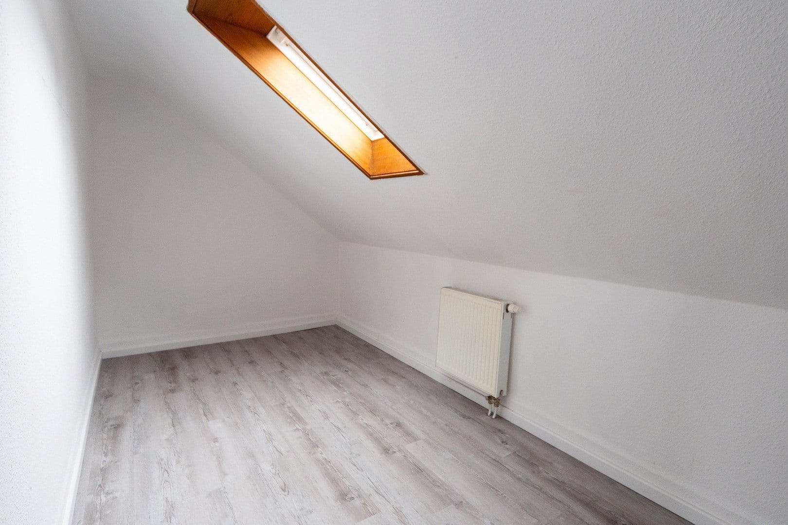 Prenájom bytu 5-izbový 106 m², Schillerstraße 8, Lichtenstein, Bádensko-Wurttembersko Prenájom bytu 5-izbový 106 m², Schillerstraße 8, Lichtenstein, Bádensko-Wurttembersko