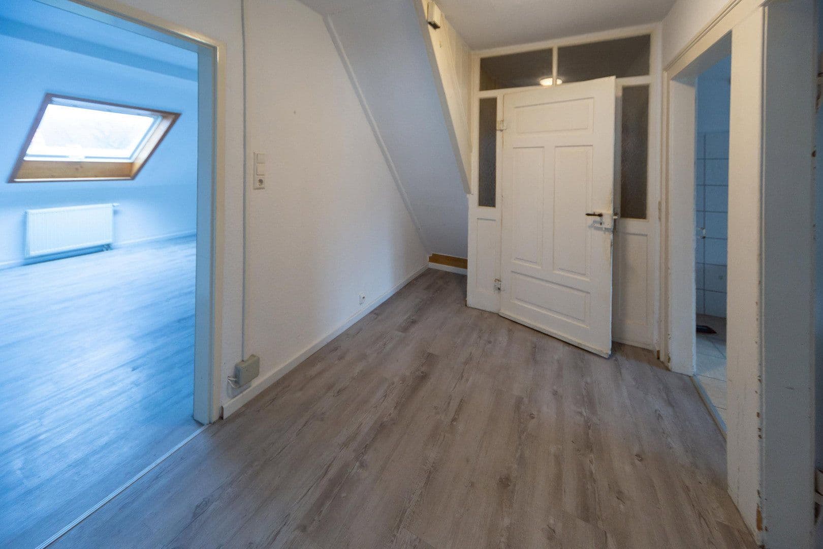 Prenájom bytu 5-izbový 106 m², Schillerstraße 8, Lichtenstein, Bádensko-Wurttembersko Prenájom bytu 5-izbový 106 m², Schillerstraße 8, Lichtenstein, Bádensko-Wurttembersko