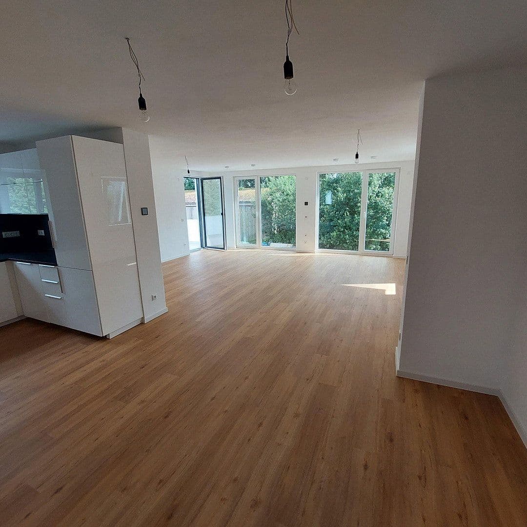 Prenájom bytu 4-izbový 117 m², Hemau, Bavorsko Prenájom bytu 4-izbový 117 m², Hemau, Bavorsko