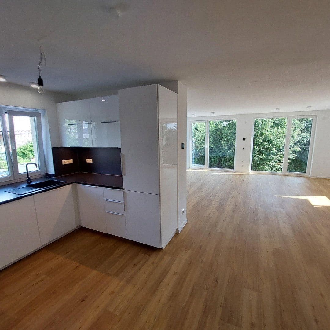 Prenájom bytu 4-izbový 117 m², Hemau, Bavorsko Prenájom bytu 4-izbový 117 m², Hemau, Bavorsko