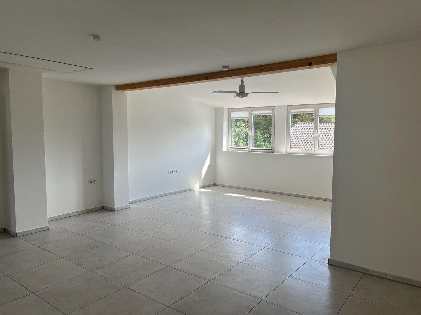 Prenájom bytu 3-izbový 92 m², Eggenstein-Leopoldshafen, Bádensko-Wurttembersko Prenájom bytu 3-izbový 92 m², Eggenstein-Leopoldshafen, Bádensko-Wurttembersko