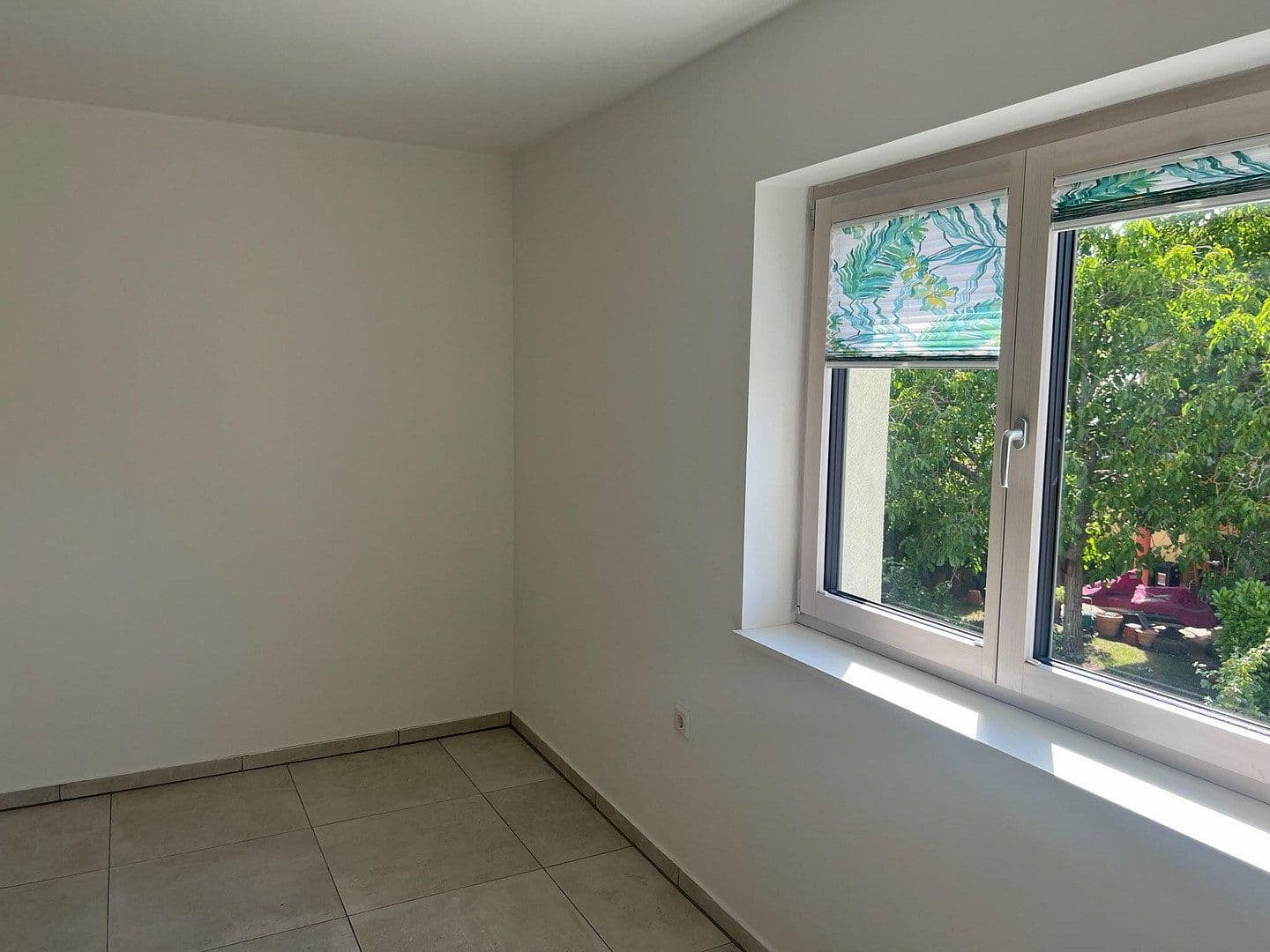 Prenájom bytu 3-izbový 92 m², Eggenstein-Leopoldshafen, Bádensko-Wurttembersko Prenájom bytu 3-izbový 92 m², Eggenstein-Leopoldshafen, Bádensko-Wurttembersko