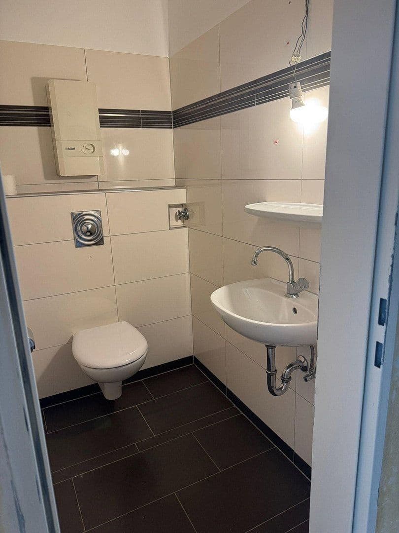 Prenájom bytu 3-izbový 89 m², Heerdter Landstr. 11, Düsseldorf, Severné Porýnie - Westfálsko Prenájom bytu 3-izbový 89 m², Heerdter Landstr. 11, Düsseldorf, Severné Porýnie - Westfálsko