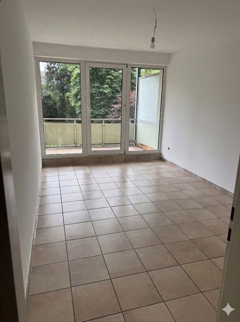 Prenájom bytu 3-izbový 89 m², Heerdter Landstr. 11, Düsseldorf, Severné Porýnie - Westfálsko Prenájom bytu 3-izbový 89 m², Heerdter Landstr. 11, Düsseldorf, Severné Porýnie - Westfálsko