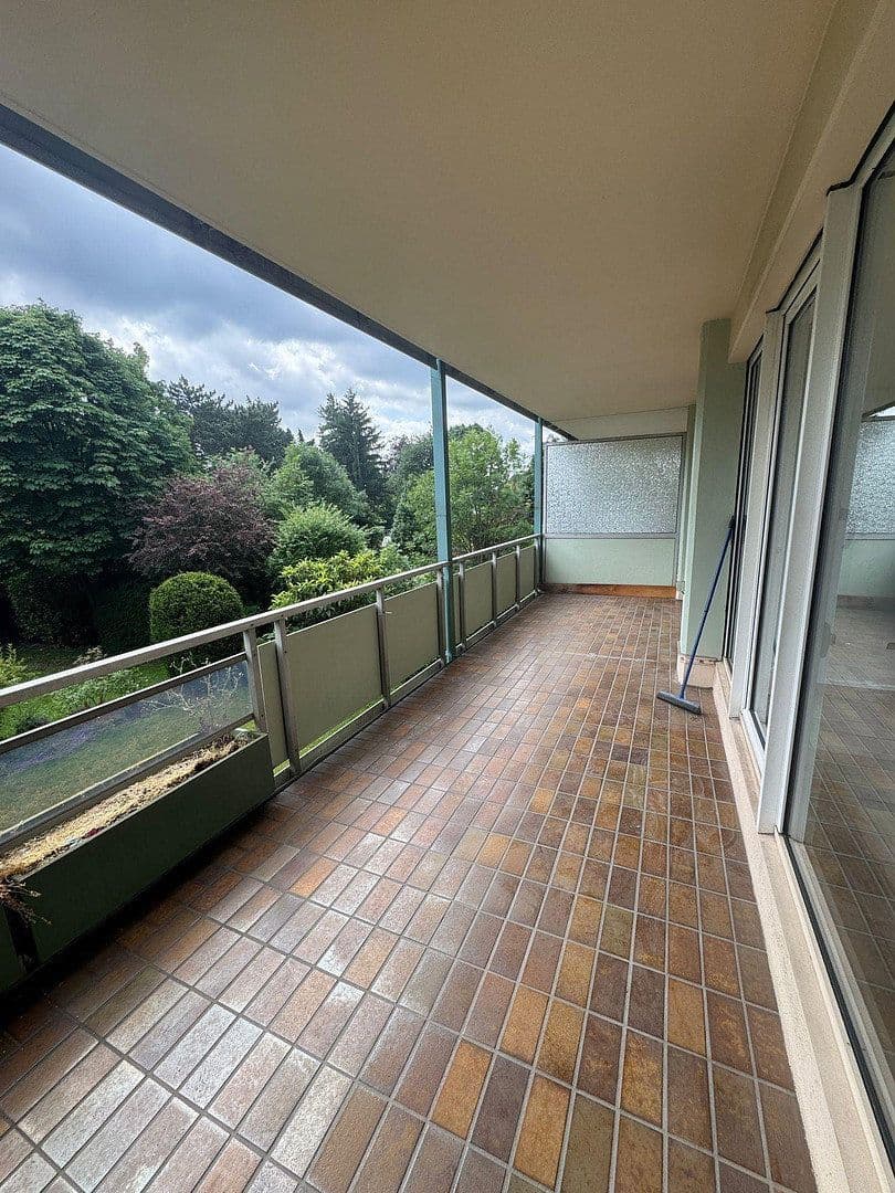 Prenájom bytu 3-izbový 89 m², Heerdter Landstr. 11, Düsseldorf, Severné Porýnie - Westfálsko Prenájom bytu 3-izbový 89 m², Heerdter Landstr. 11, Düsseldorf, Severné Porýnie - Westfálsko