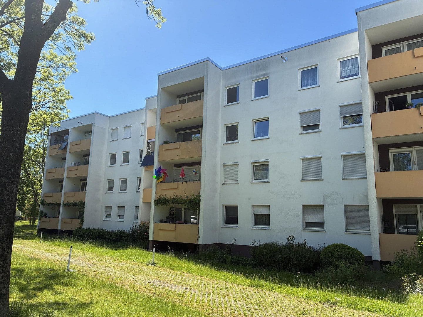 Prenájom bytu 3-izbový 82 m², Konrad-Adenauer-Str. 9, Fürstenfeldbruck, Bavorsko Prenájom bytu 3-izbový 82 m², Konrad-Adenauer-Str. 9, Fürstenfeldbruck, Bavorsko