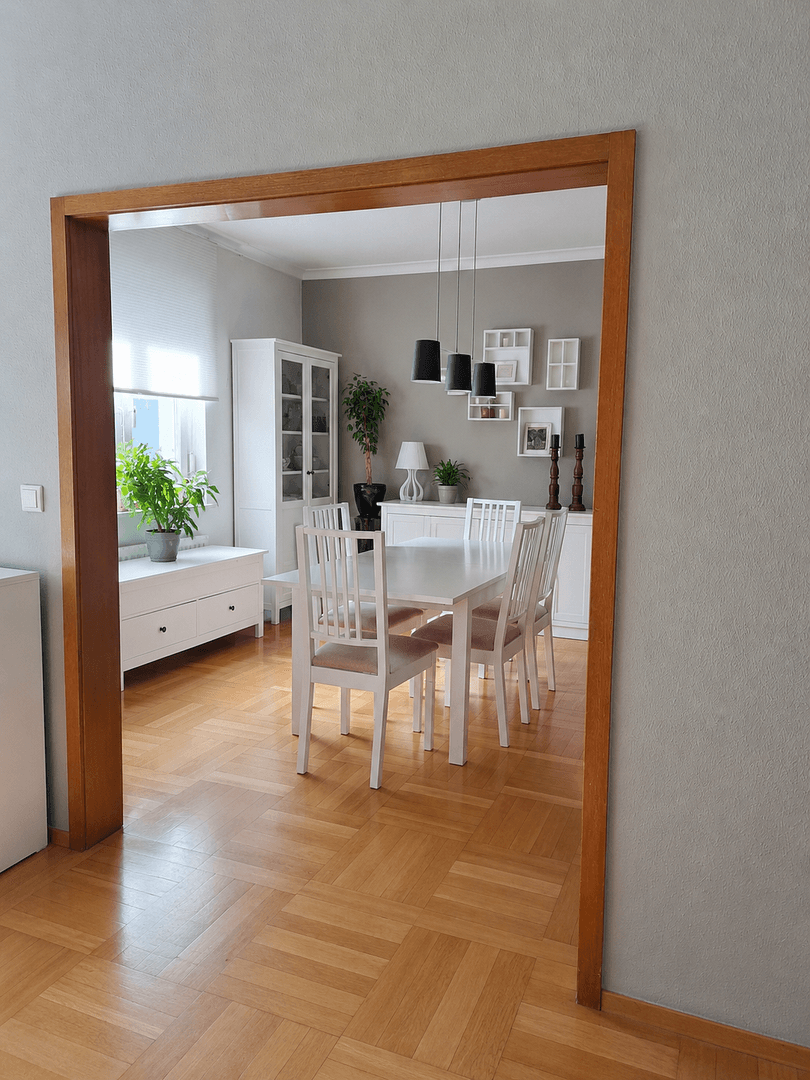 Prenájom bytu 4-izbový 90 m², Güterbahnhofstr. 26, Kornwestheim, Bádensko-Wurttembersko Prenájom bytu 4-izbový 90 m², Güterbahnhofstr. 26, Kornwestheim, Bádensko-Wurttembersko