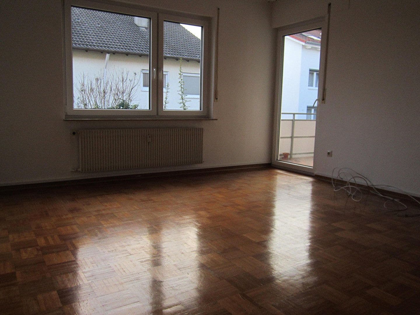 Prenájom bytu 4-izbový 130 m², Herrenberg, Bádensko-Wurttembersko Prenájom bytu 4-izbový 130 m², Herrenberg, Bádensko-Wurttembersko
