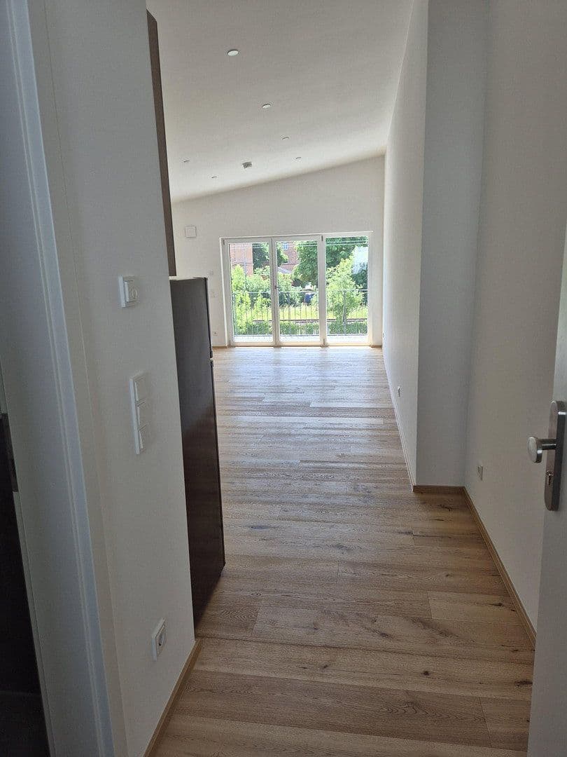 Prenájom bytu 1-izbový 40 m², München, Bavorsko Prenájom bytu 1-izbový 40 m², München, Bavorsko