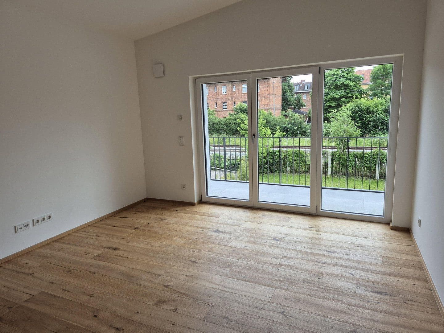 Prenájom bytu 1-izbový 40 m², München, Bavorsko Prenájom bytu 1-izbový 40 m², München, Bavorsko