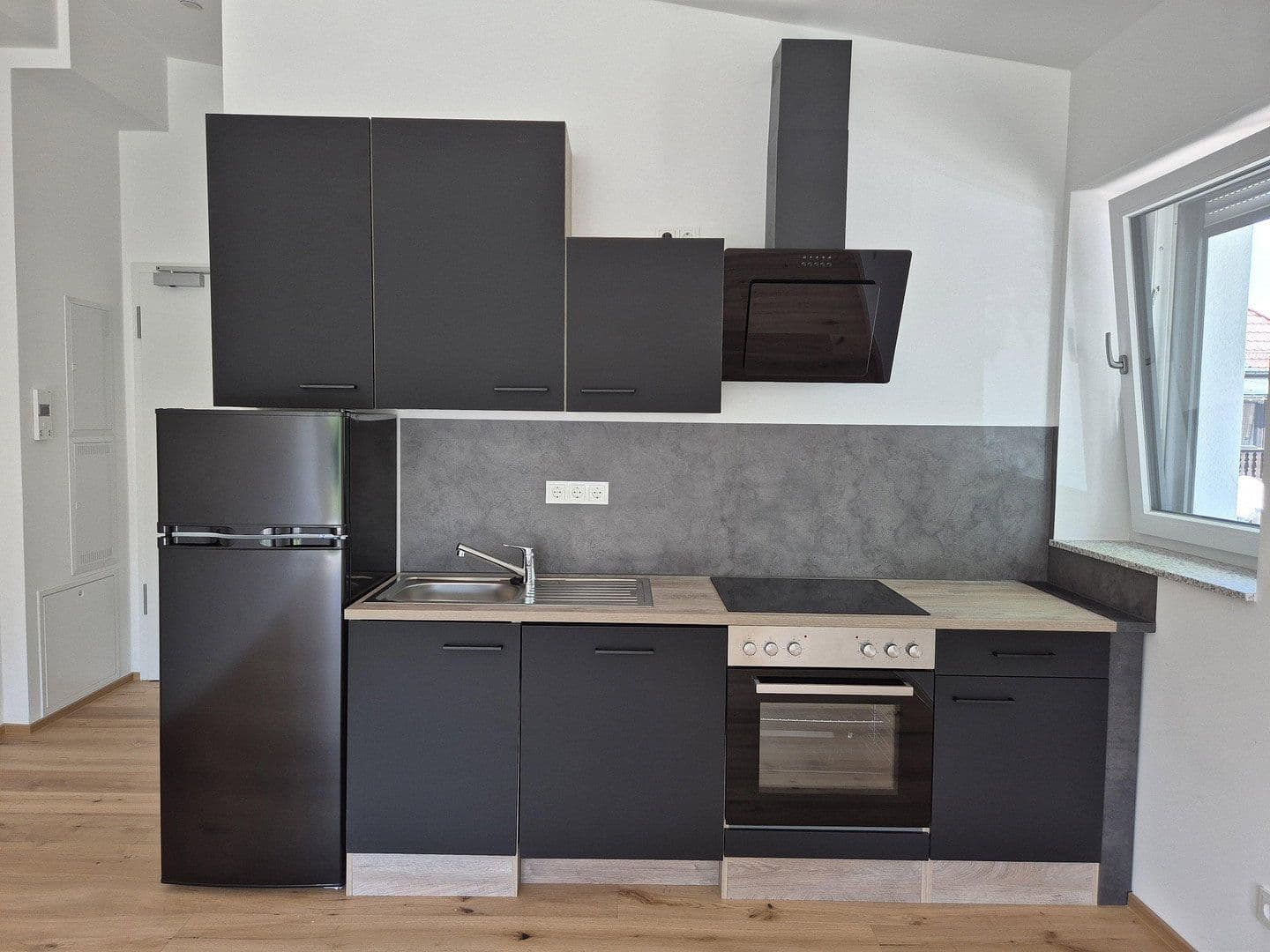 Prenájom bytu 1-izbový 40 m², München, Bavorsko Prenájom bytu 1-izbový 40 m², München, Bavorsko