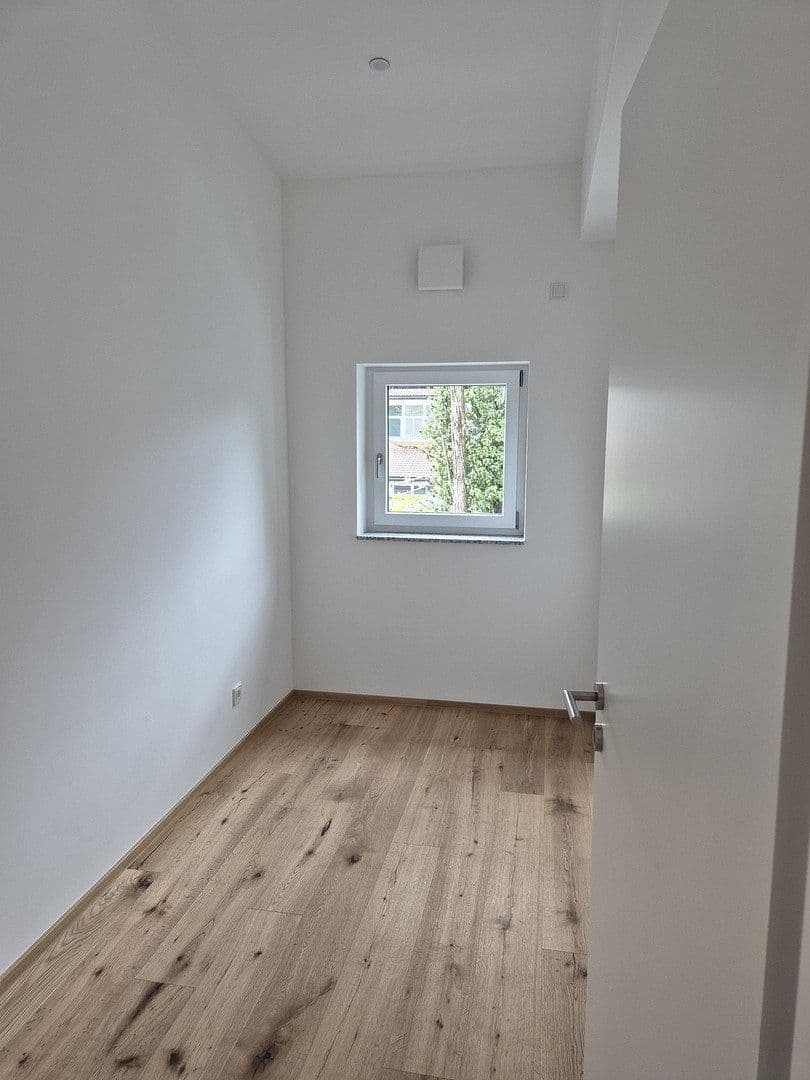 Prenájom bytu 2-izbový 54 m², München, Bavorsko Prenájom bytu 2-izbový 54 m², München, Bavorsko