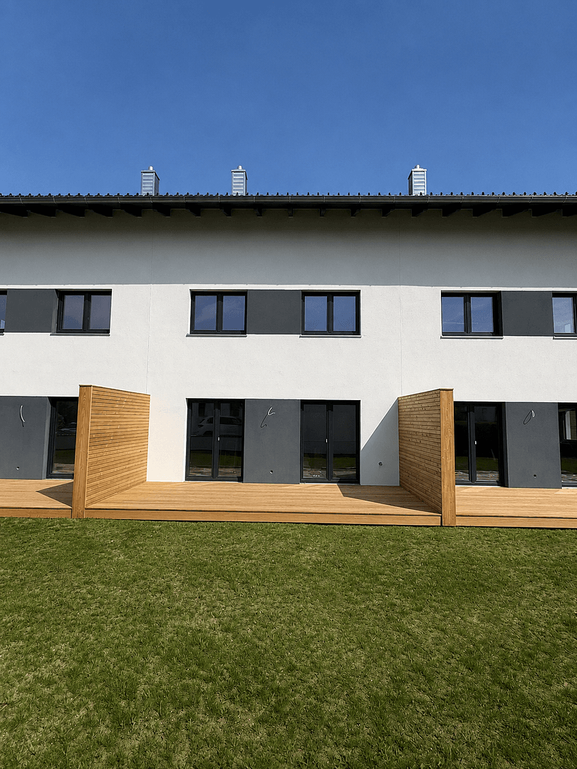 Predaj domu 153 m², pozemek 196 m², Pfanzeltstraße 3a, Wallersdorf, Bavorsko Predaj domu 153 m², pozemek 196 m², Pfanzeltstraße 3a, Wallersdorf, Bavorsko