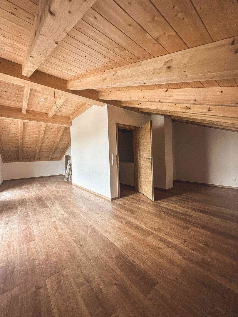 Predaj domu 153 m², pozemek 196 m², Pfanzeltstraße 3a, Wallersdorf, Bavorsko Predaj domu 153 m², pozemek 196 m², Pfanzeltstraße 3a, Wallersdorf, Bavorsko