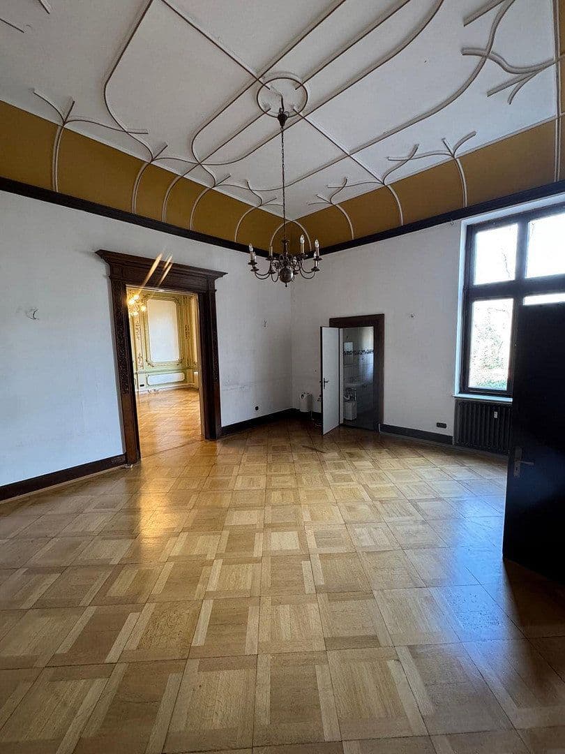 Prenájom bytu 3-izbový 130 m², Roermonder Str. 279, Mönchengladbach, Severné Porýnie - Westfálsko Prenájom bytu 3-izbový 130 m², Roermonder Str. 279, Mönchengladbach, Severné Porýnie - Westfálsko