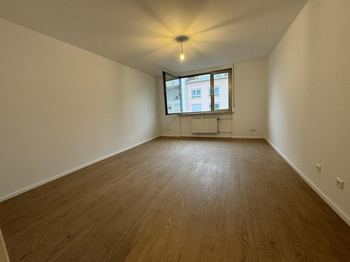 Prenájom bytu 2-izbový 62 m², Kaiser-Wilhelm-Strasse 19, Ludwigshafen, Porýnie-Falcko Prenájom bytu 2-izbový 62 m², Kaiser-Wilhelm-Strasse 19, Ludwigshafen, Porýnie-Falcko