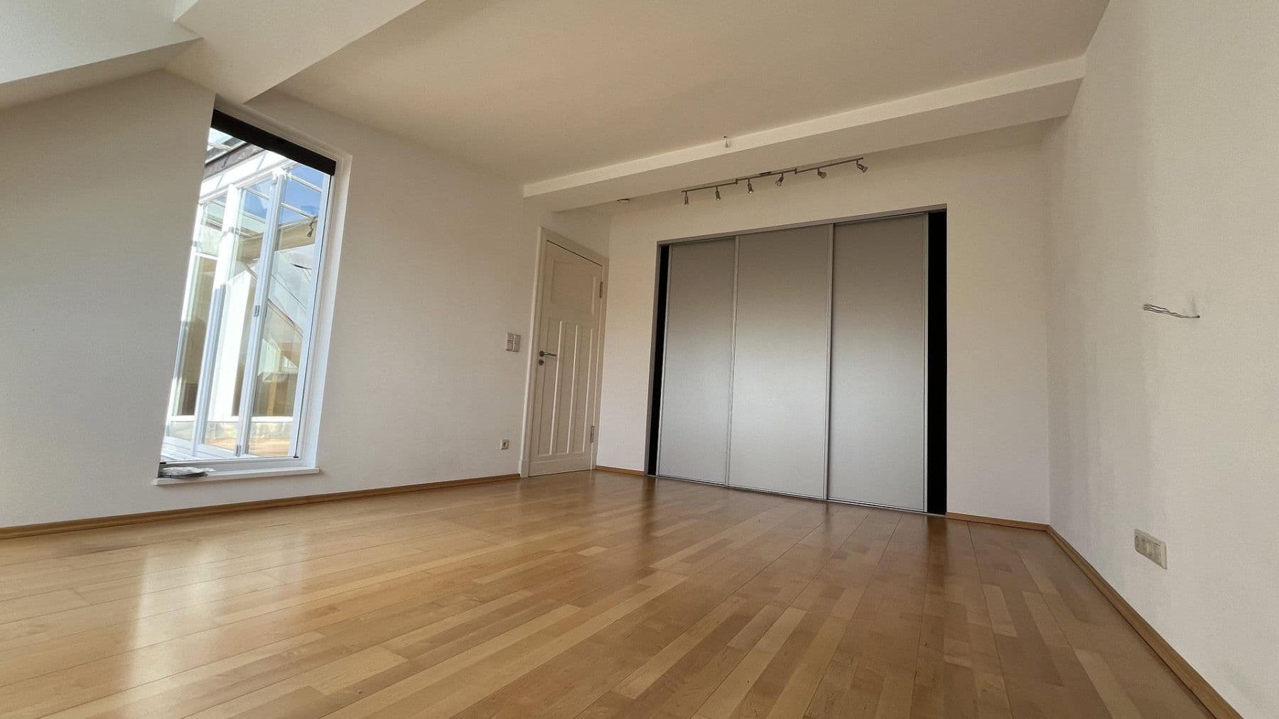Predaj bytu 7-izbový 248 m², Berlin, Berlín Predaj bytu 7-izbový 248 m², Berlin, Berlín