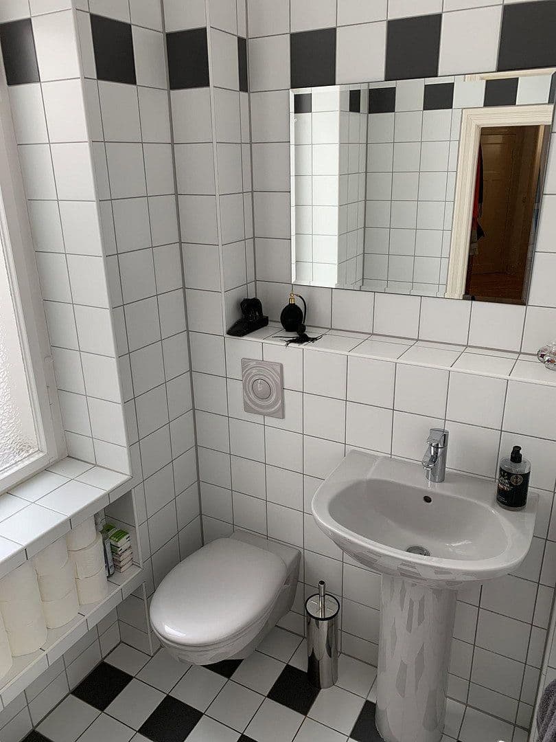Predaj bytu 7-izbový 248 m², Berlin, Berlín Predaj bytu 7-izbový 248 m², Berlin, Berlín