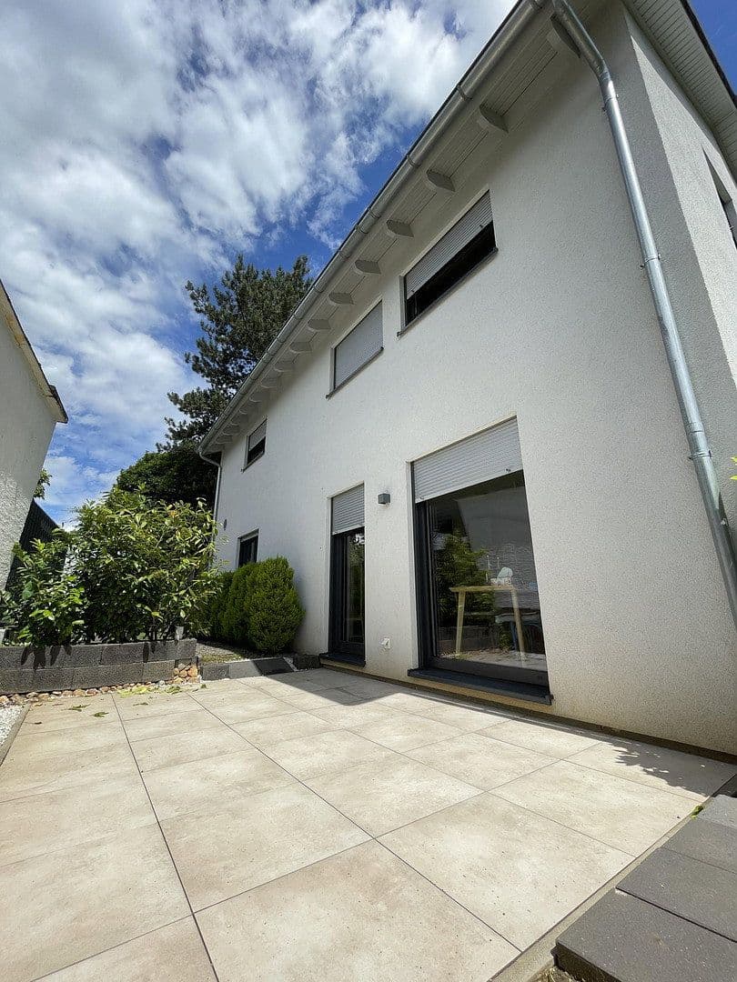 Predaj domu 110 m², pozemek 342 m², Sankt Augustin, Severné Porýnie - Westfálsko Predaj domu 110 m², pozemek 342 m², Sankt Augustin, Severné Porýnie - Westfálsko