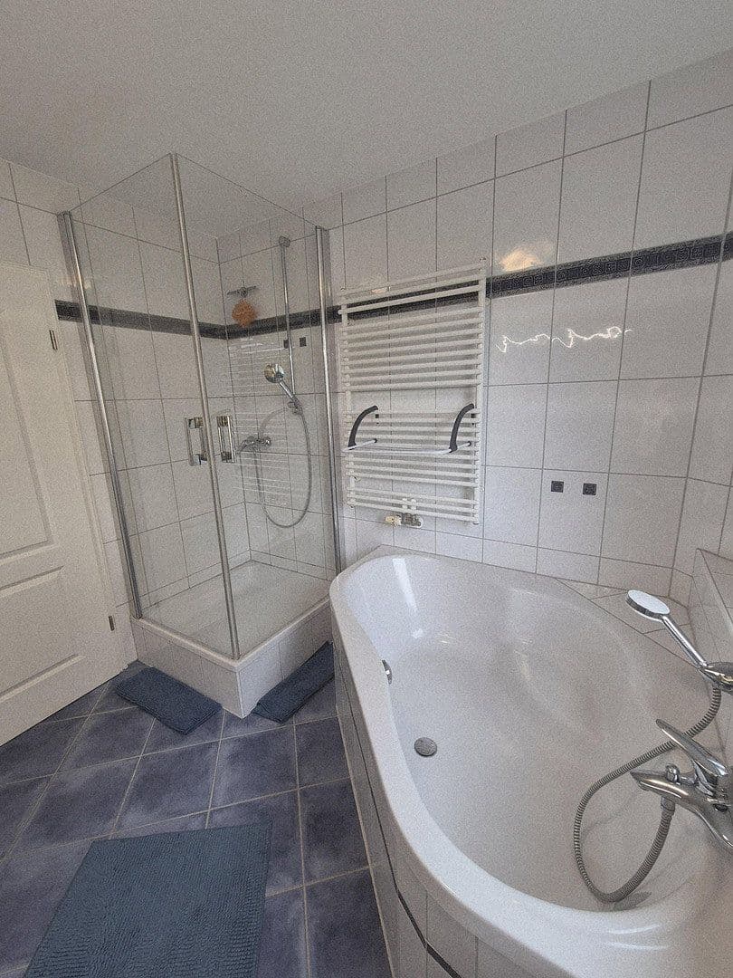 Predaj domu 140 m², pozemek 208 m², Jahnstraße 25b, Ettlingen, Bádensko-Wurttembersko Predaj domu 140 m², pozemek 208 m², Jahnstraße 25b, Ettlingen, Bádensko-Wurttembersko