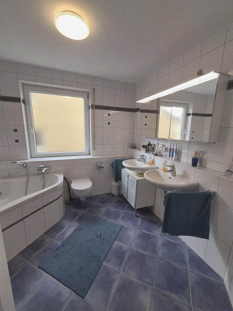 Predaj domu 140 m², pozemek 208 m², Jahnstraße 25b, Ettlingen, Bádensko-Wurttembersko Predaj domu 140 m², pozemek 208 m², Jahnstraße 25b, Ettlingen, Bádensko-Wurttembersko