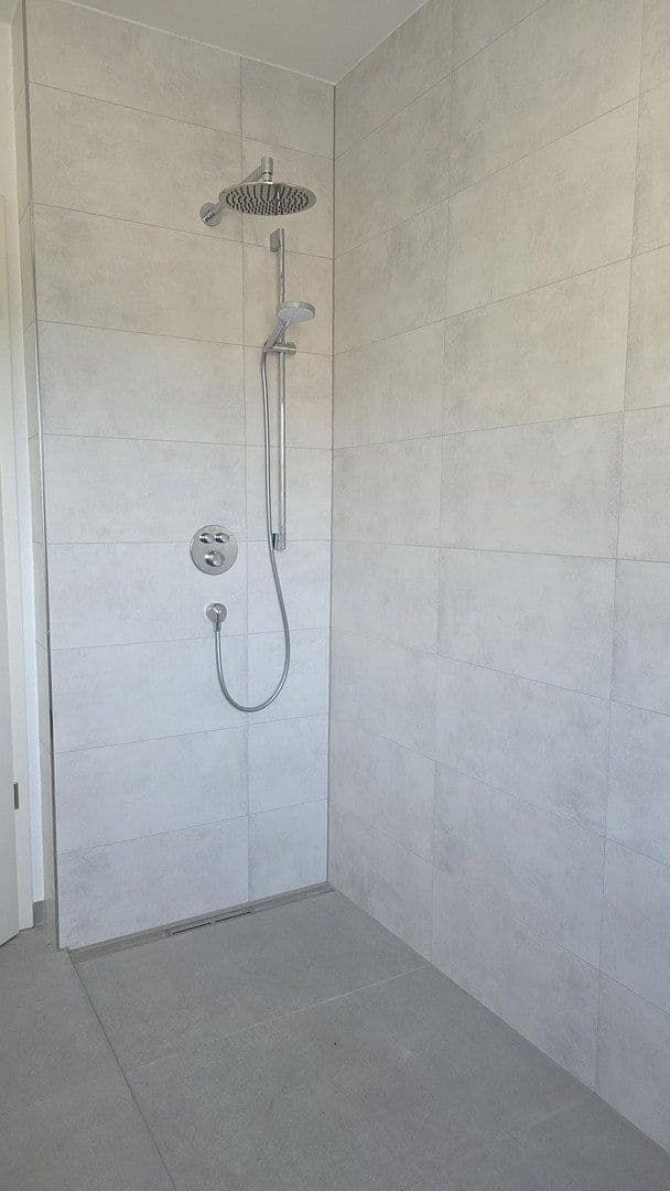 Prenájom bytu 4-izbový 95 m², Trier, Porýnie-Falcko Prenájom bytu 4-izbový 95 m², Trier, Porýnie-Falcko