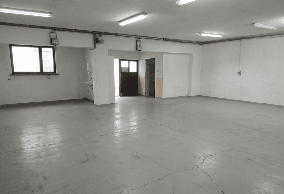 Prenájom nebytového priestoru 340 m², Arnstadt, Durínsko Prenájom nebytového priestoru 340 m², Arnstadt, Durínsko
