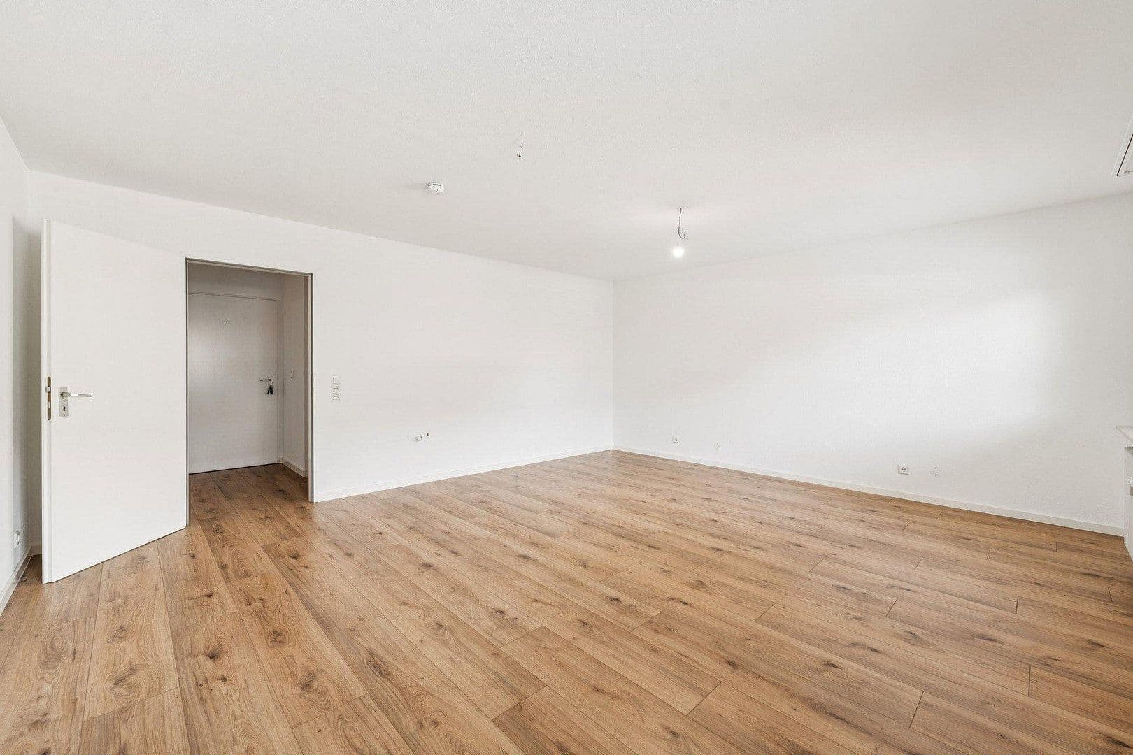 Prenájom bytu 2-izbový 82 m², Hauptstrasse 160, Weil am Rhein, Bádensko-Wurttembersko Prenájom bytu 2-izbový 82 m², Hauptstrasse 160, Weil am Rhein, Bádensko-Wurttembersko