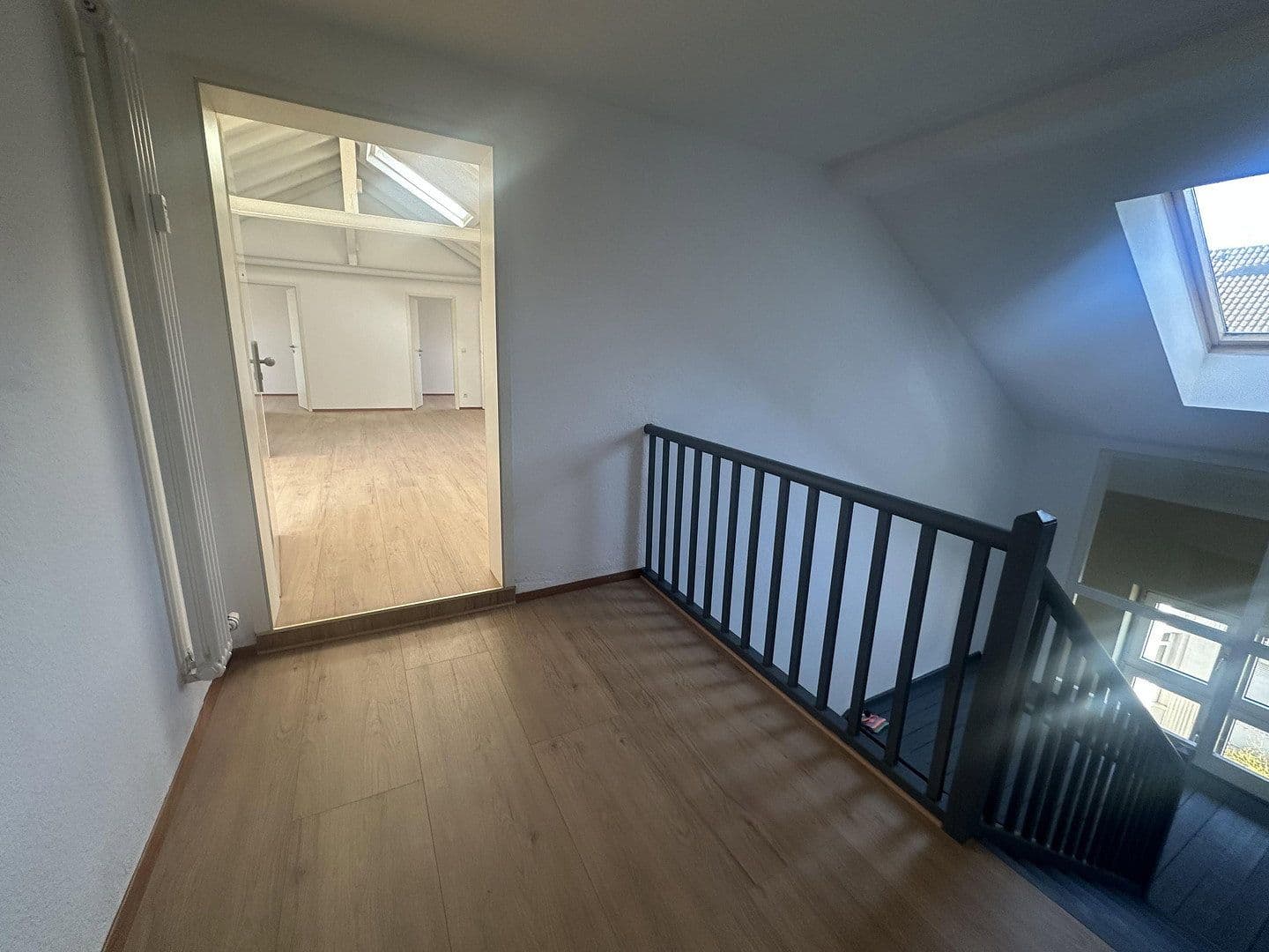 Prenájom bytu 4-izbový 132 m², Mannheim, Bádensko-Wurttembersko Prenájom bytu 4-izbový 132 m², Mannheim, Bádensko-Wurttembersko