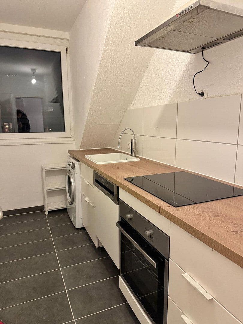 Prenájom bytu 2-izbový 41 m², Stuttgart, Bádensko-Wurttembersko Prenájom bytu 2-izbový 41 m², Stuttgart, Bádensko-Wurttembersko