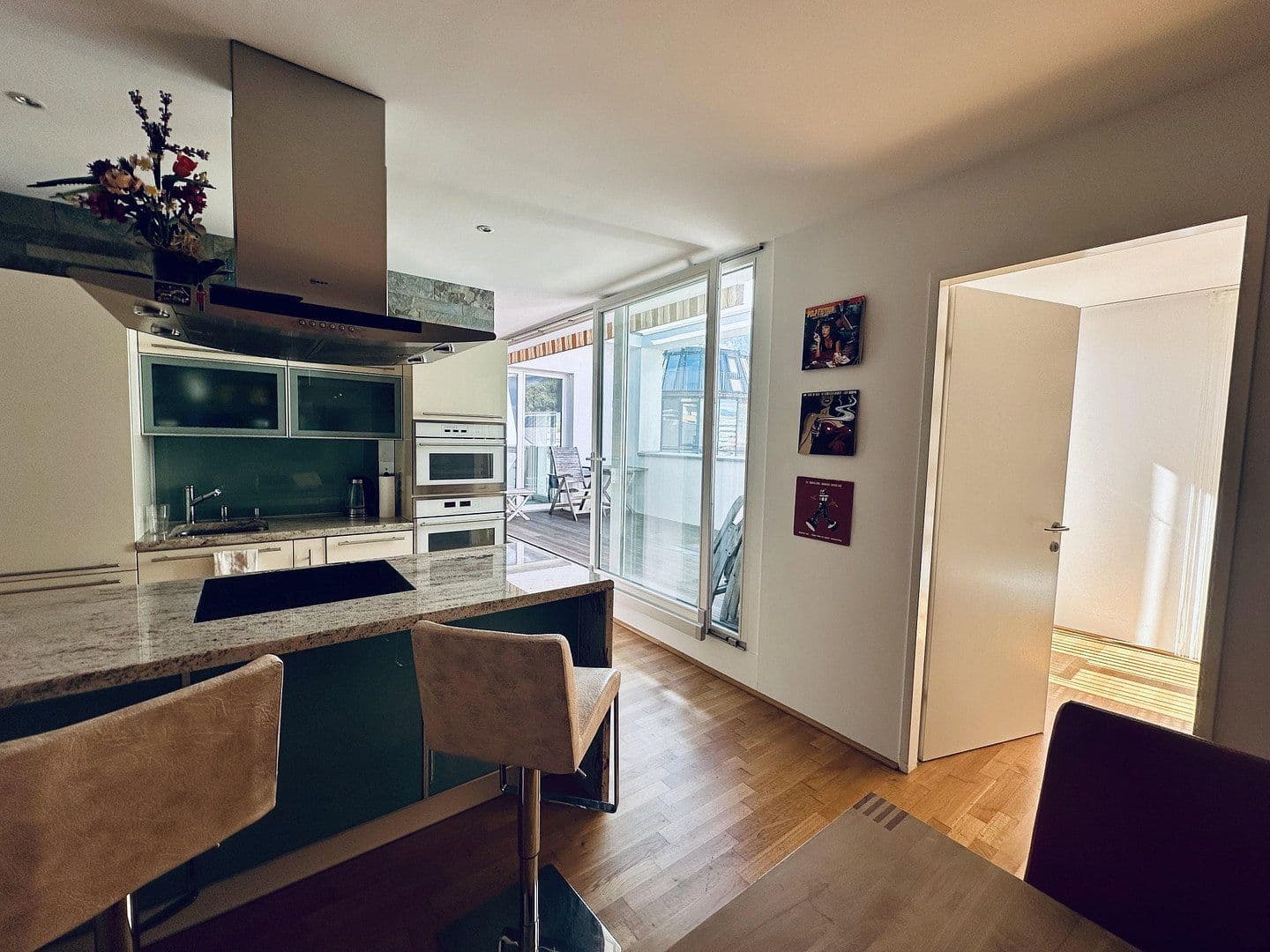 Prenájom bytu 3-izbový 77 m², Fürstenweg 5, Innsbruck, Tirolsko Prenájom bytu 3-izbový 77 m², Fürstenweg 5, Innsbruck, Tirolsko