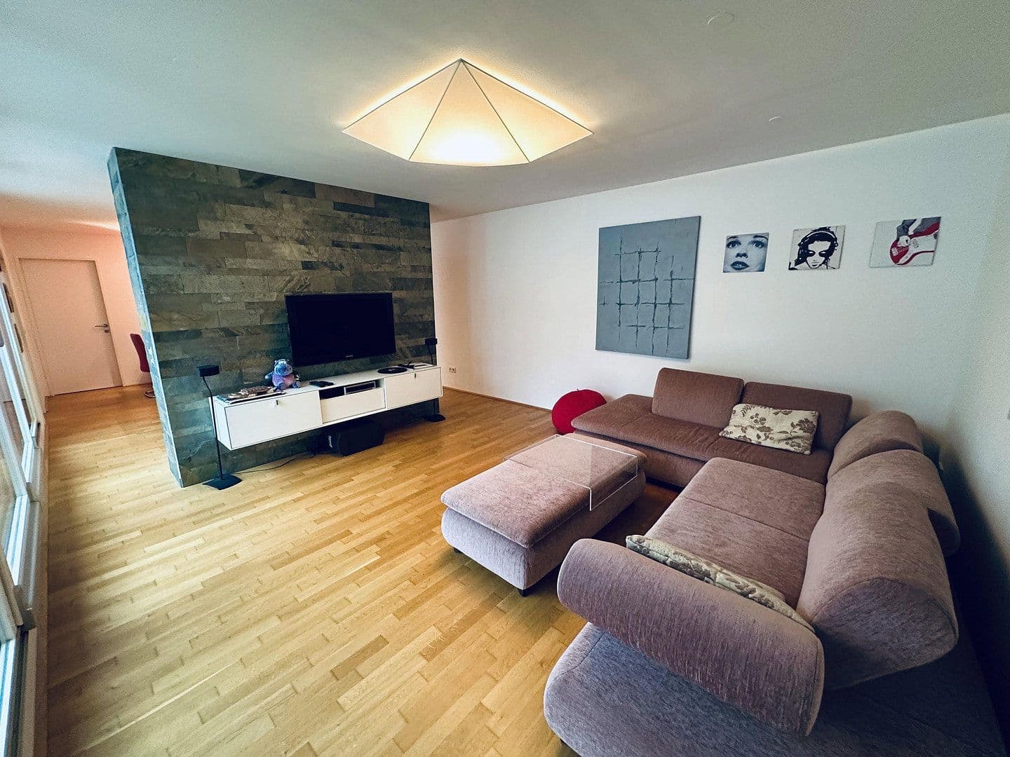 Prenájom bytu 3-izbový 77 m², Fürstenweg 5, Innsbruck, Tirolsko Prenájom bytu 3-izbový 77 m², Fürstenweg 5, Innsbruck, Tirolsko
