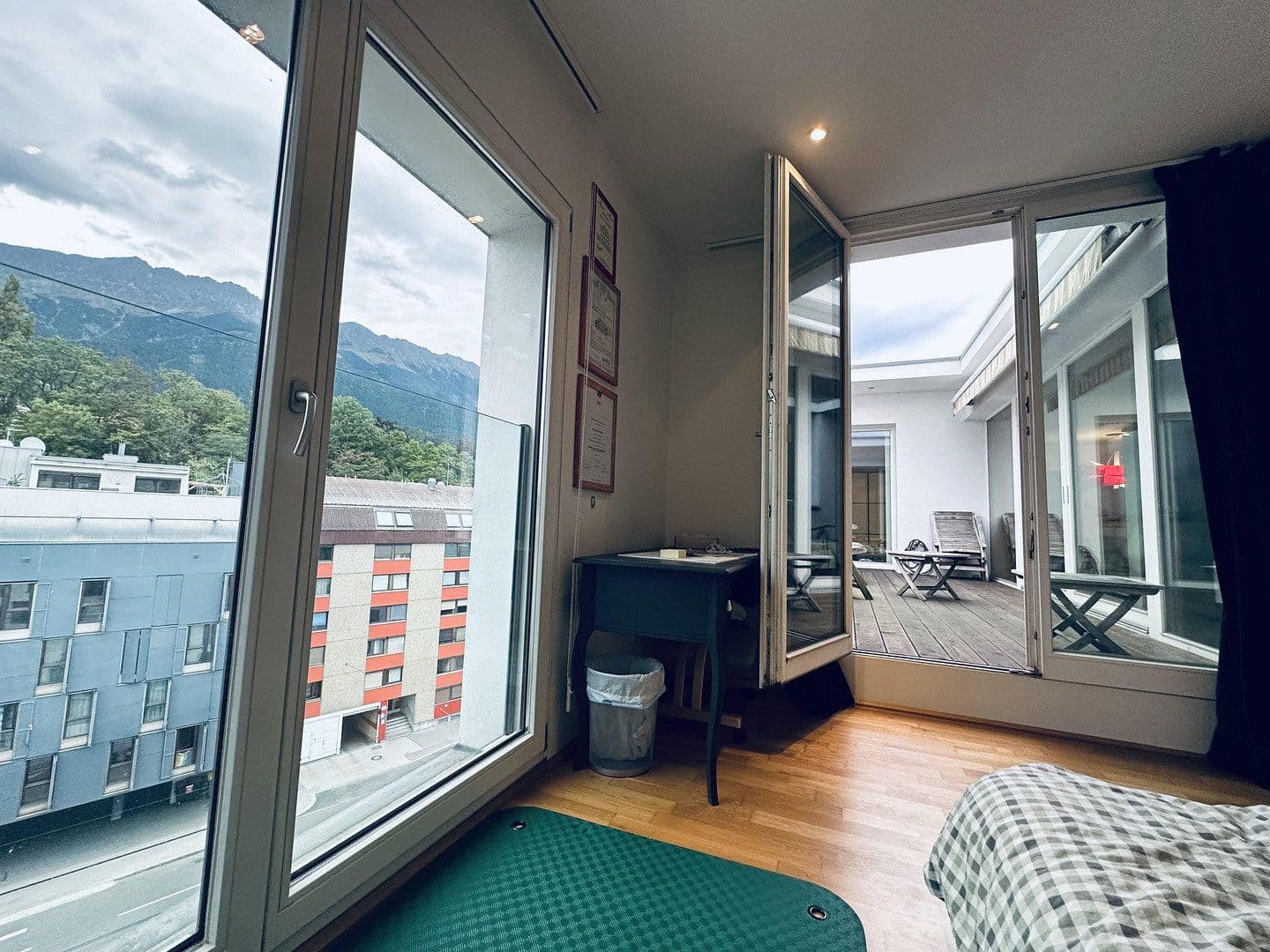 Prenájom bytu 3-izbový 77 m², Fürstenweg 5, Innsbruck, Tirolsko Prenájom bytu 3-izbový 77 m², Fürstenweg 5, Innsbruck, Tirolsko