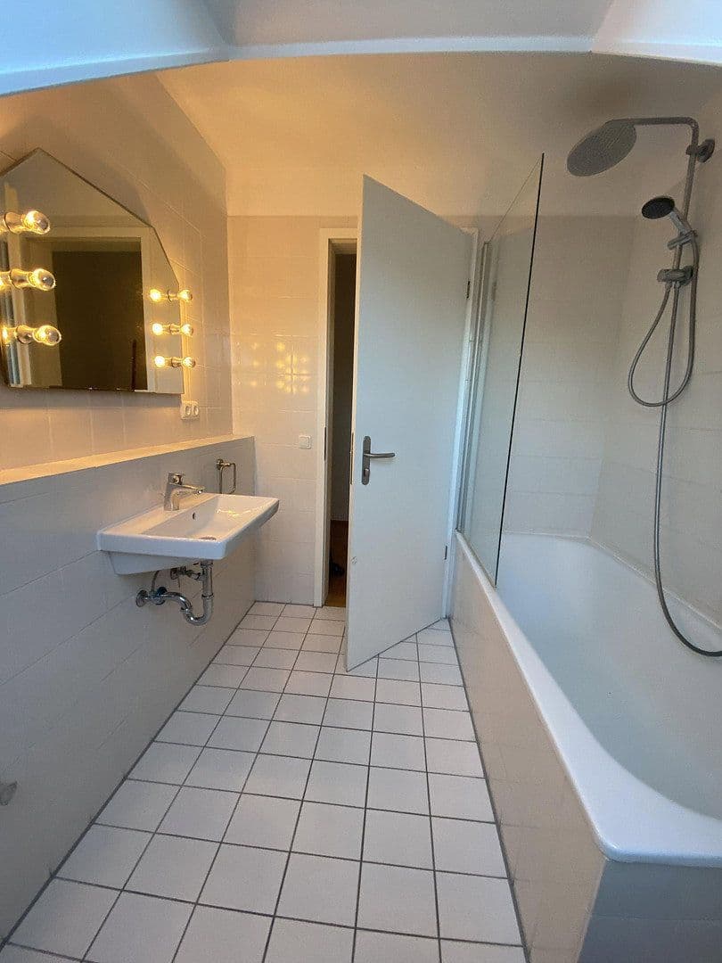 Prenájom bytu 3-izbový 70 m², Karlsbader Strasse 32, Erding, Bavorsko Prenájom bytu 3-izbový 70 m², Karlsbader Strasse 32, Erding, Bavorsko