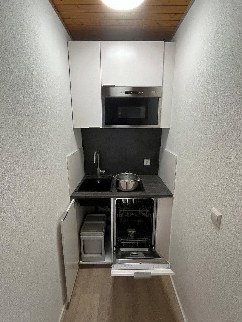 Prenájom bytu 1-izbový 18 m², Mühlstraße 50, Nürtingen, Bádensko-Wurttembersko Prenájom bytu 1-izbový 18 m², Mühlstraße 50, Nürtingen, Bádensko-Wurttembersko