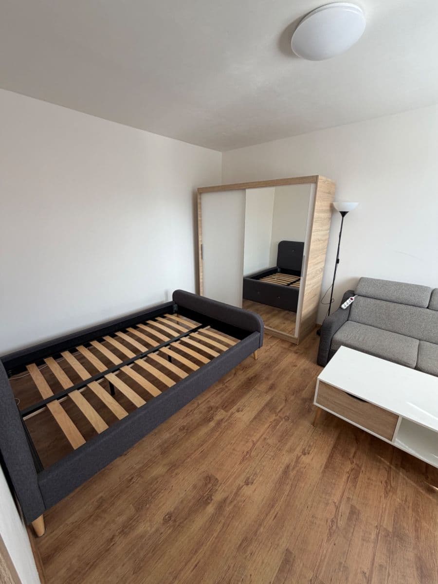 Prenájom bytu 1-izbový 35 m², Peškova, Ústí nad Labem, Ústecký kraj Prenájom bytu 1-izbový 35 m², Peškova, Ústí nad Labem, Ústecký kraj