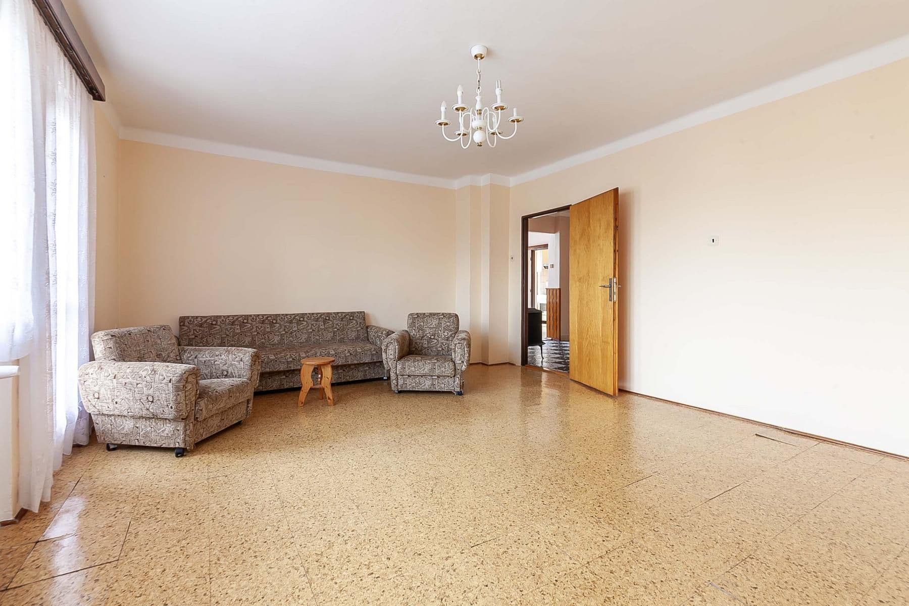 Predaj domu 270 m², pozemek 784 m², B. Němcové, Uhlířské Janovice, Středočeský kraj Predaj domu 270 m², pozemek 784 m², B. Němcové, Uhlířské Janovice, Středočeský kraj