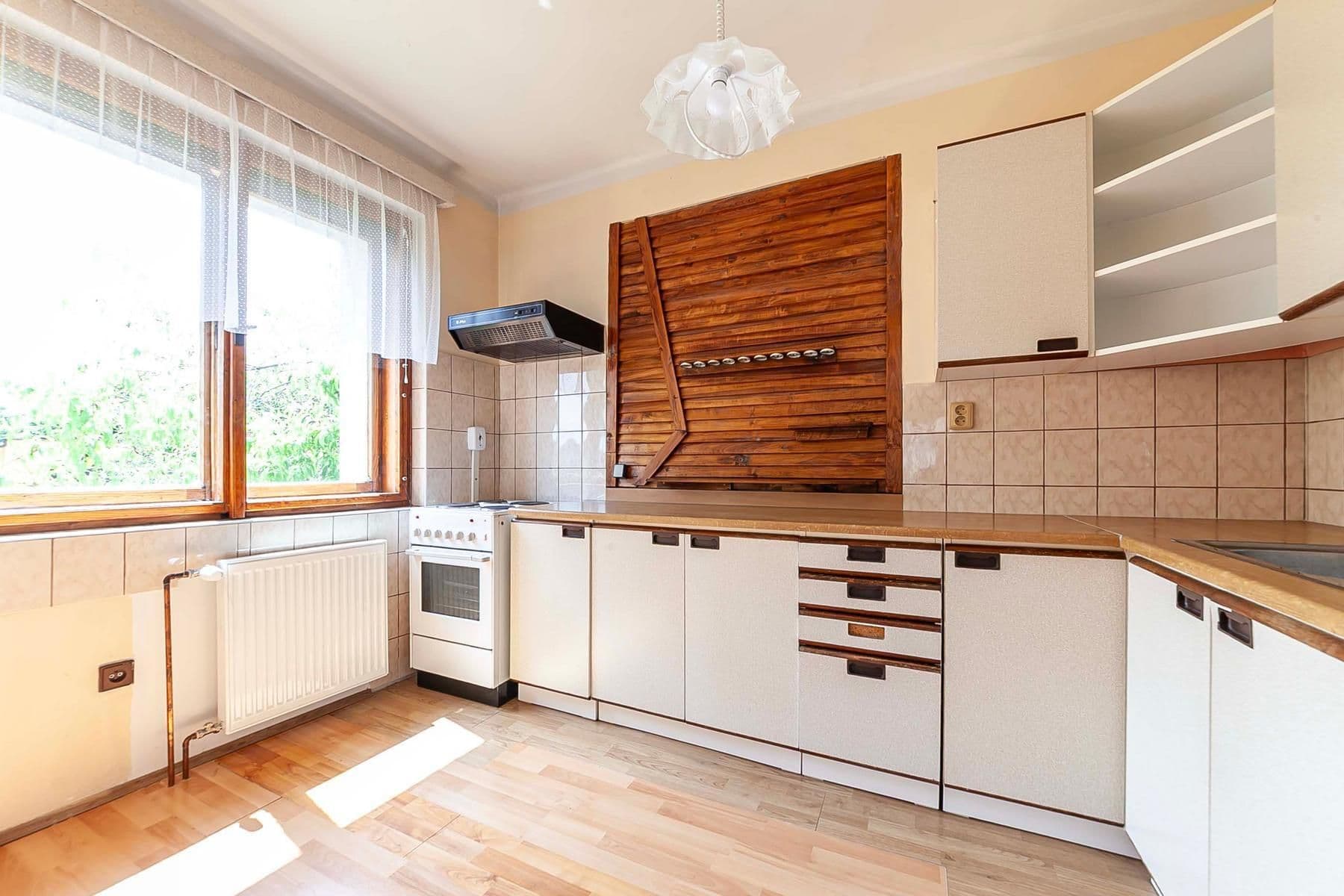 Predaj domu 270 m², pozemek 784 m², B. Němcové, Uhlířské Janovice, Středočeský kraj Predaj domu 270 m², pozemek 784 m², B. Němcové, Uhlířské Janovice, Středočeský kraj