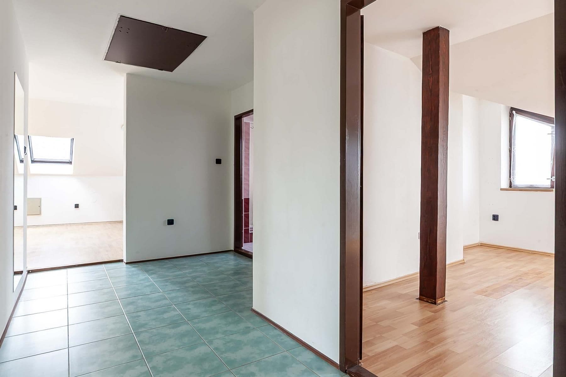 Predaj domu 270 m², pozemek 784 m², B. Němcové, Uhlířské Janovice, Středočeský kraj Predaj domu 270 m², pozemek 784 m², B. Němcové, Uhlířské Janovice, Středočeský kraj