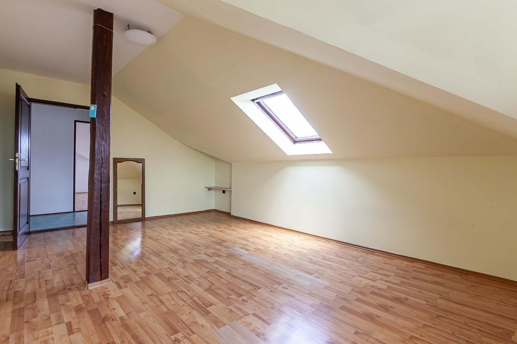 Predaj domu 270 m², pozemek 784 m², B. Němcové, Uhlířské Janovice, Středočeský kraj Predaj domu 270 m², pozemek 784 m², B. Němcové, Uhlířské Janovice, Středočeský kraj