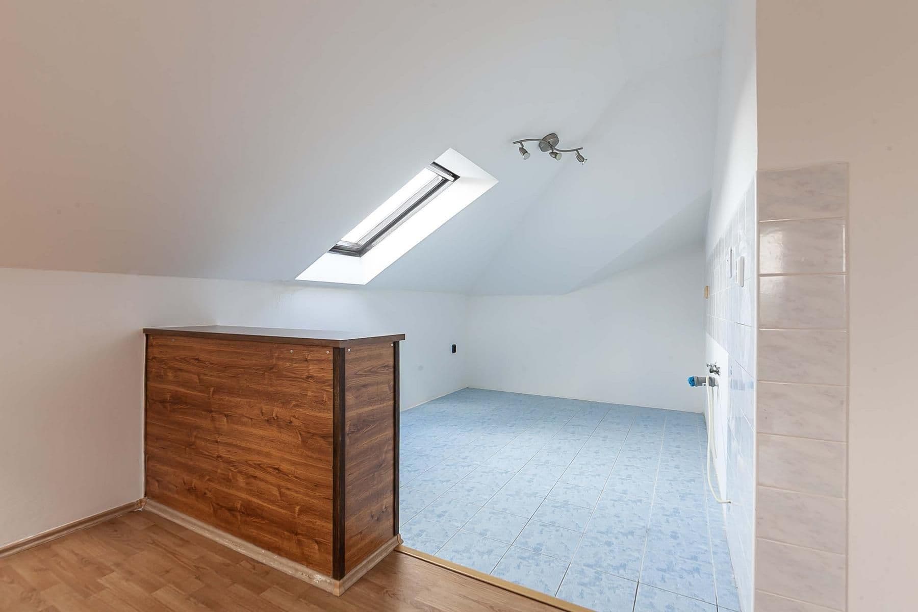 Predaj domu 270 m², pozemek 784 m², B. Němcové, Uhlířské Janovice, Středočeský kraj Predaj domu 270 m², pozemek 784 m², B. Němcové, Uhlířské Janovice, Středočeský kraj