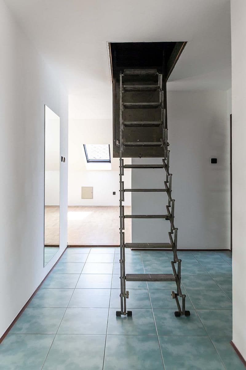 Predaj domu 270 m², pozemek 784 m², B. Němcové, Uhlířské Janovice, Středočeský kraj Predaj domu 270 m², pozemek 784 m², B. Němcové, Uhlířské Janovice, Středočeský kraj