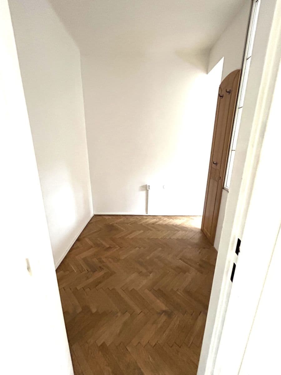 Prenájom bytu 3-izbový 75 m², Kandertova, Praha, Praha Prenájom bytu 3-izbový 75 m², Kandertova, Praha, Praha